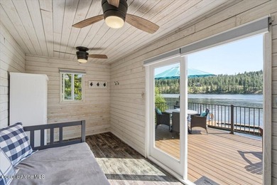 Live in an immaculate, fully furnished tiny home while building - photo 17