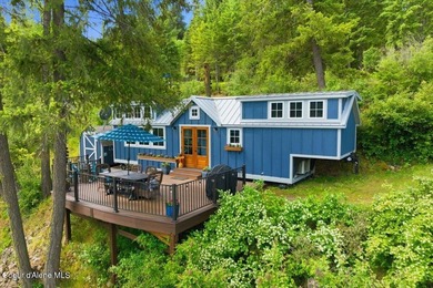 Live in an immaculate, fully furnished tiny home while building - photo 25