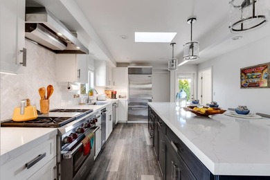 Nestled in an ideal location, 129 Santa Cruz Ave offers stunning - photo 27