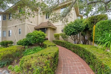 Carmel Pied-A-Terre with Sweeping Ocean Views! Indulge in - photo 1