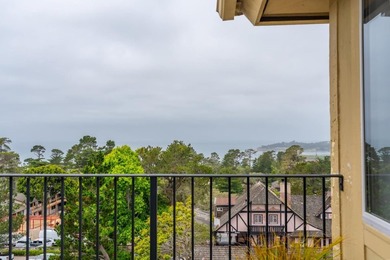 Carmel Pied-A-Terre with Sweeping Ocean Views! Indulge in - photo 4