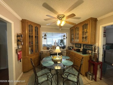 Great brick home located in the Edgewater Estates Subdivision - photo 5