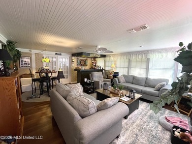 Great brick home located in the Edgewater Estates Subdivision - photo 7