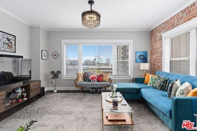 Charming, top-floor corner penthouse in the iconic Californian - photo 1