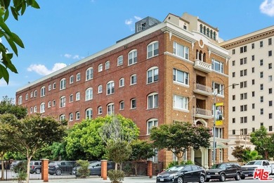 Charming, top-floor corner penthouse in the iconic Californian - photo 3
