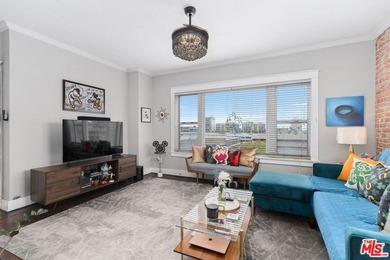 Charming, top-floor corner penthouse in the iconic Californian - photo 4
