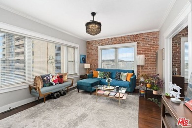 Charming, top-floor corner penthouse in the iconic Californian - photo 6