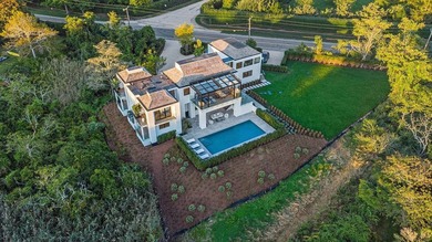 Discover coastal paradise in the Hamptons at this avant-garde - photo 21