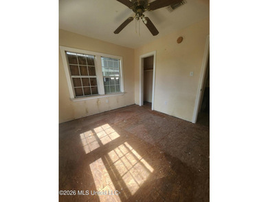 Investment Opportunity - Fixer-Upper in the Heart of Downtown - photo 3