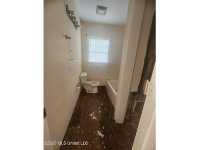 Investment Opportunity - Fixer-Upper in the Heart of Downtown - photo 4