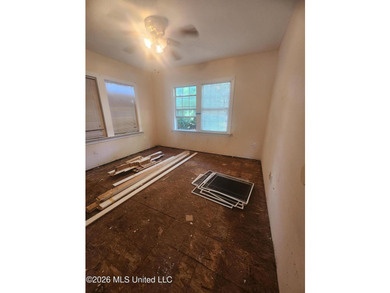 Investment Opportunity - Fixer-Upper in the Heart of Downtown - photo 9