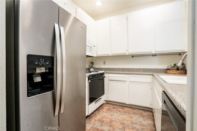 Downtown Vibe mixed with with private, peaceful secluson. 640 W - photo 3