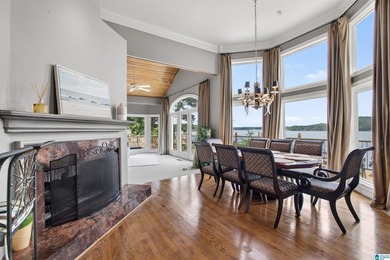 Absolutely stunning luxury waterfront home on 1.34 acres with - photo 11