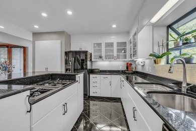 This spectacular home on 3411 Kings Cove Lane is a true hidden - photo 19