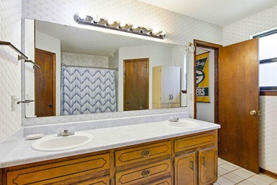From the moment you step into the stunning chef's kitchen with - photo 20