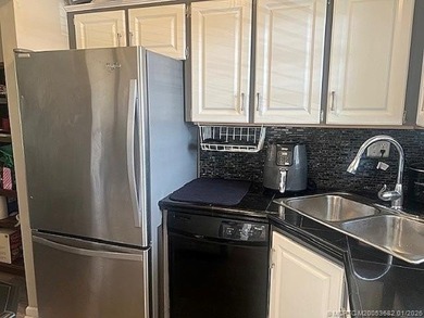 This charming 2 BR/2 Bath retreat is perfect for your seasonal - photo 4