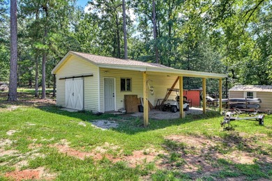 Lakefront living at its best! This property features a private - photo 5