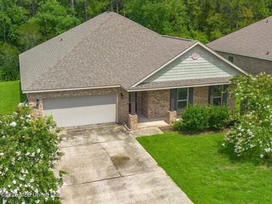 Adorable 4-bedroom home conveniently located near shopping - photo 1