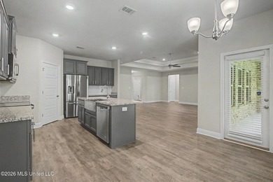 Adorable 4-bedroom home conveniently located near shopping - photo 4