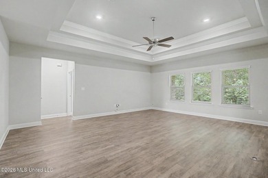 Adorable 4-bedroom home conveniently located near shopping - photo 7