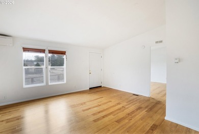 Beautifully updated 3BD/2BA home in desirable Creekside Pines! - photo 6