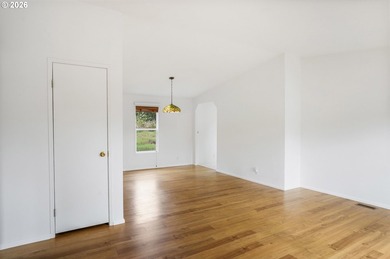 Beautifully updated 3BD/2BA home in desirable Creekside Pines! - photo 8