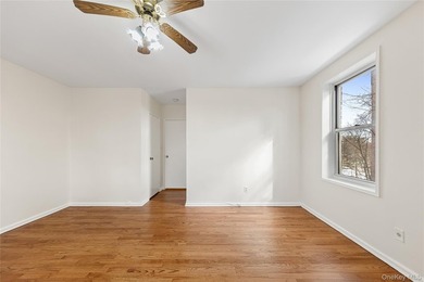 Step into this beautifully refreshed 2-bedroom, 1.5-bathroom - photo 13