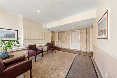 Step into this beautifully refreshed 2-bedroom, 1.5-bathroom - photo 25