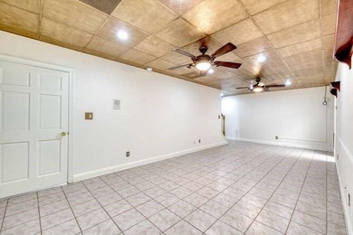 Welcome to lakeside living in the highly sought-after Notla - photo 41