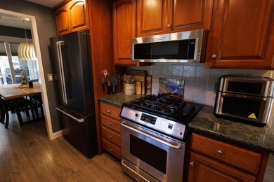 Excellent opportunity to own a move-in ready home in The - photo 11