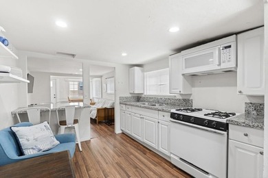 Live the quintessential beach lifestyle in the heart of Mission - photo 11