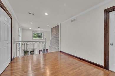 Stunning Lake Drive beauty on almost a double lot! Renovated - photo 13