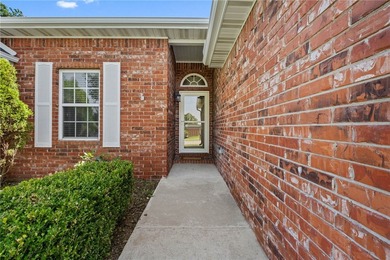 Welcome home to this beautifully maintained, 3-bedroom, 2-bath - photo 4