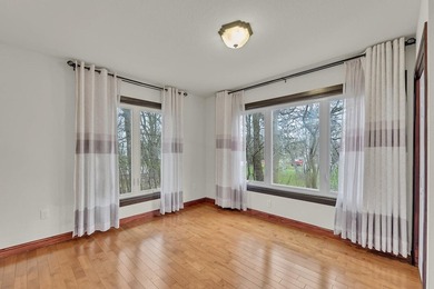 Stunning Lake Drive beauty on almost a double lot! Renovated - photo 15