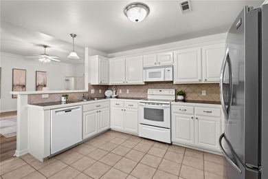 Welcome home to this beautifully maintained, 3-bedroom, 2-bath - photo 10