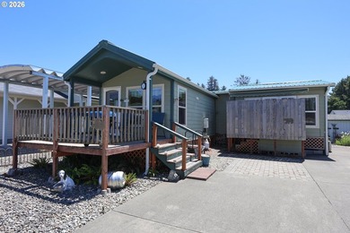 Escape to your own fully furnished retreat just moments from - photo 1