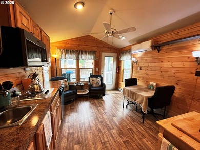 Escape to your own fully furnished retreat just moments from - photo 7