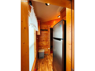 Escape to your own fully furnished retreat just moments from - photo 9