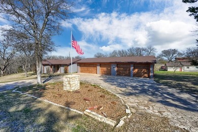 Lake Texoma Home For Sale in Pottsboro Texas