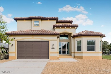 Caloosahatchee River Home For Sale in Fort Myers Florida