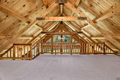 Fantastic and very well-built custom log home on almost 10 - photo 13