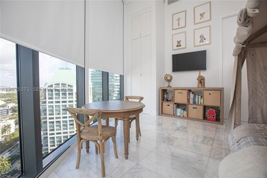 Top floor *D* line transformed by owner to a 4 bed / 3 bath - photo 15