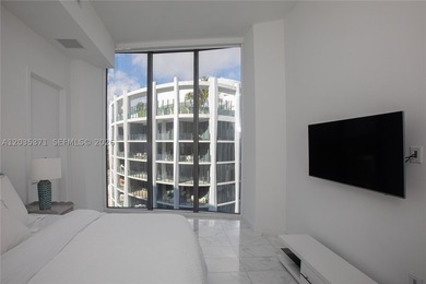 Top floor *D* line transformed by owner to a 4 bed / 3 bath - photo 16