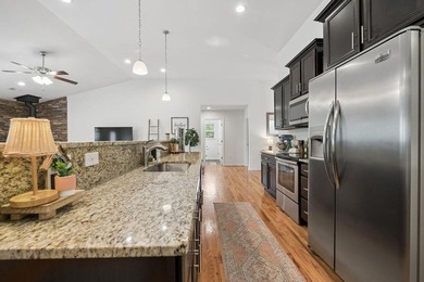 Welcome Home to the sought after D1 neighborhood of Old Mill - photo 19