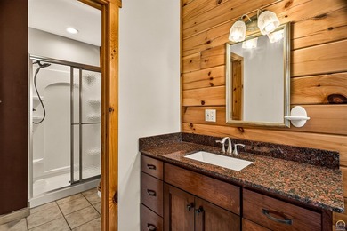 Fantastic and very well-built custom log home on almost 10 - photo 22