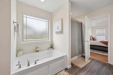 Welcome Home to the sought after D1 neighborhood of Old Mill - photo 28