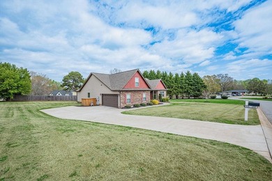 Welcome Home to the sought after D1 neighborhood of Old Mill - photo 34