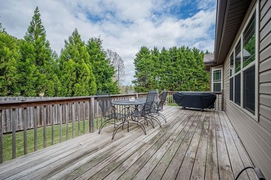 Welcome Home to the sought after D1 neighborhood of Old Mill - photo 35