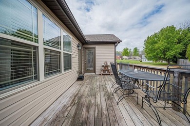 Welcome Home to the sought after D1 neighborhood of Old Mill - photo 36