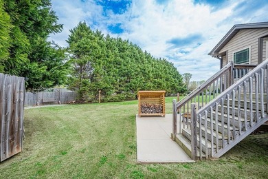 Welcome Home to the sought after D1 neighborhood of Old Mill - photo 38
